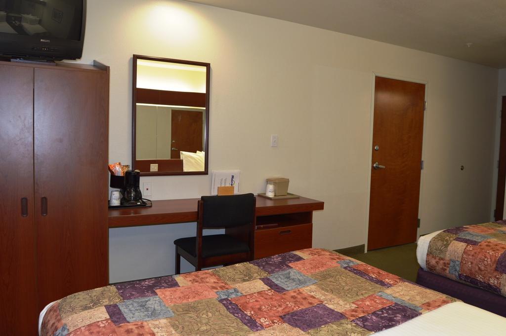 Microtel Inn And Suites By Wyndham Miami Ok Zimmer foto